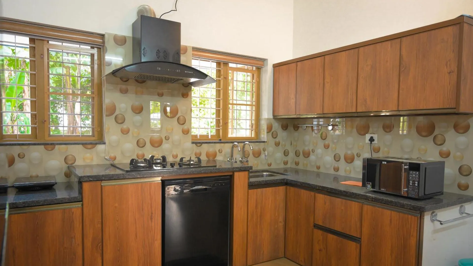Biki'S Palm Villa Kaduturutti